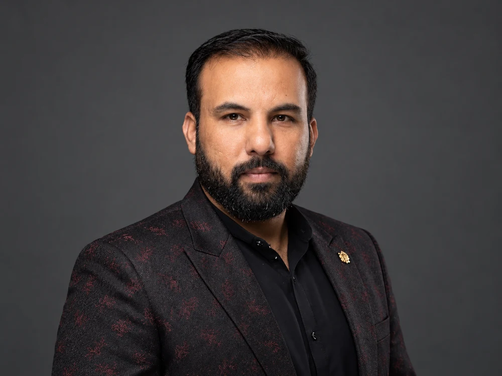 Shehzoor Hussain, Founder